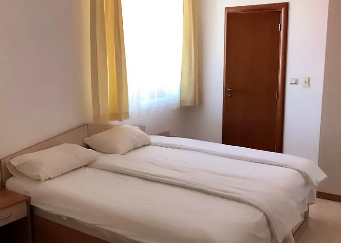 люси Апартамент *